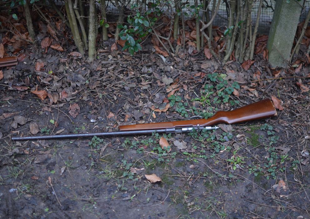 Padre hirió de un disparo a su pequeño hijo mientras manipulaba un rifle