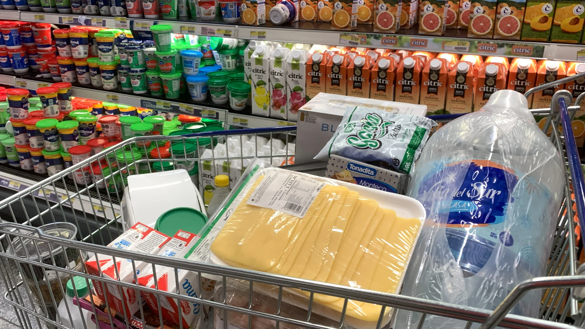 Reportan intentos de saqueos en Argentina