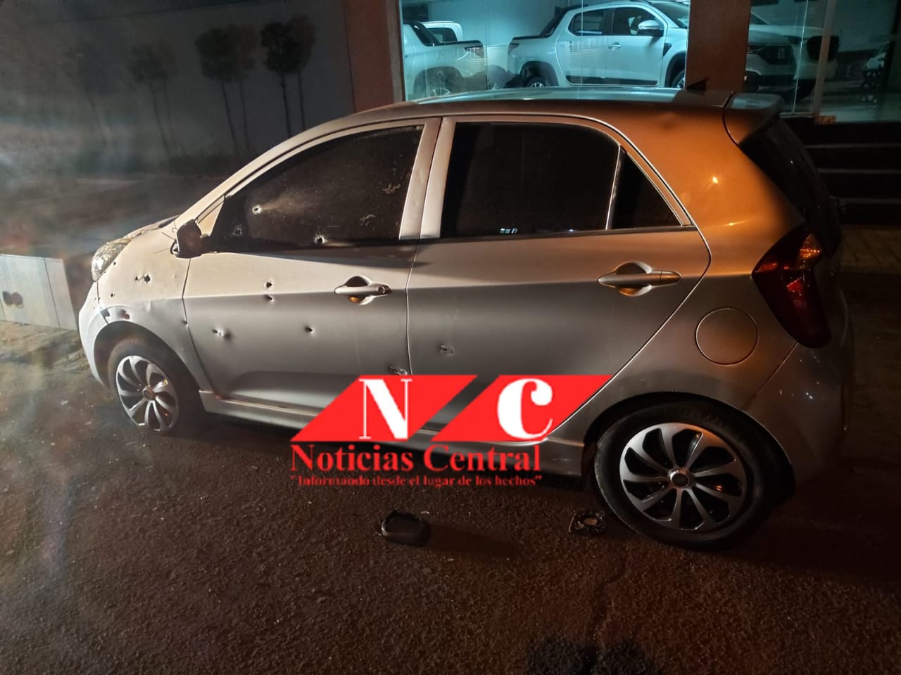 Desconocidos rocían a tiros un automóvil en el barrio San Antonio