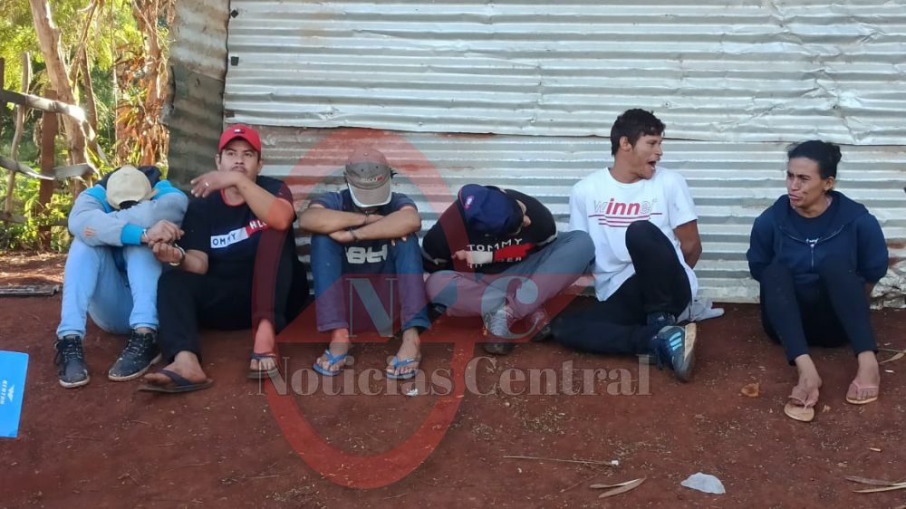 Tras allanamientos simultáneos, detienen a 6 personas 