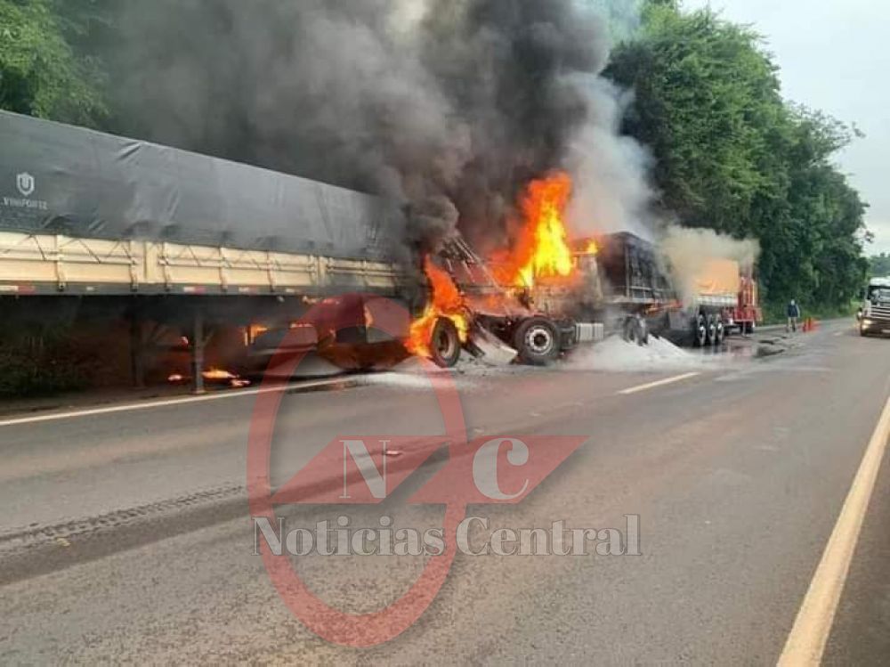 Tragedia en Brasil: murió quemado tras impactar su camión contra el que manejaba su padre