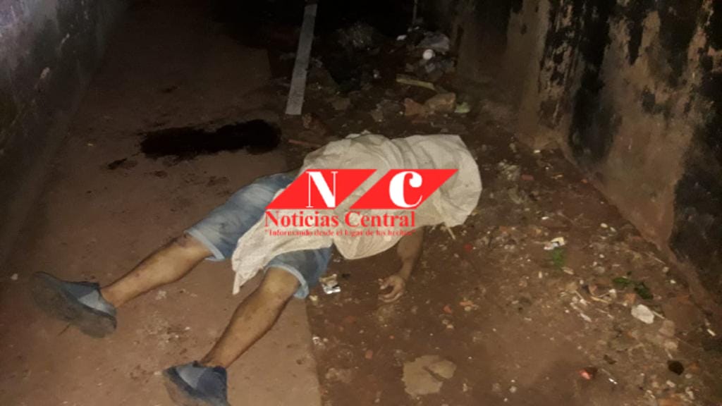 Asesinan a un hombre en la vía pública de várias estocadas