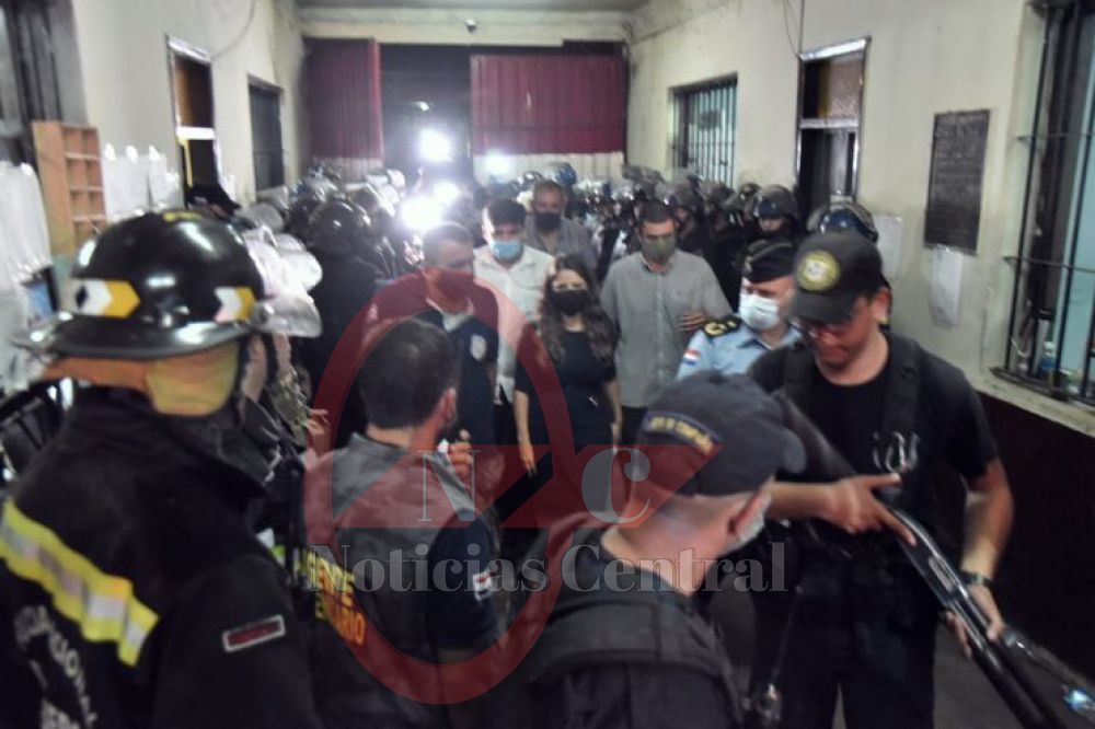 Liberan a guardiacárceles retenidos e “internos niegan que haya fallecidos”, dijo Cecilia Pérez