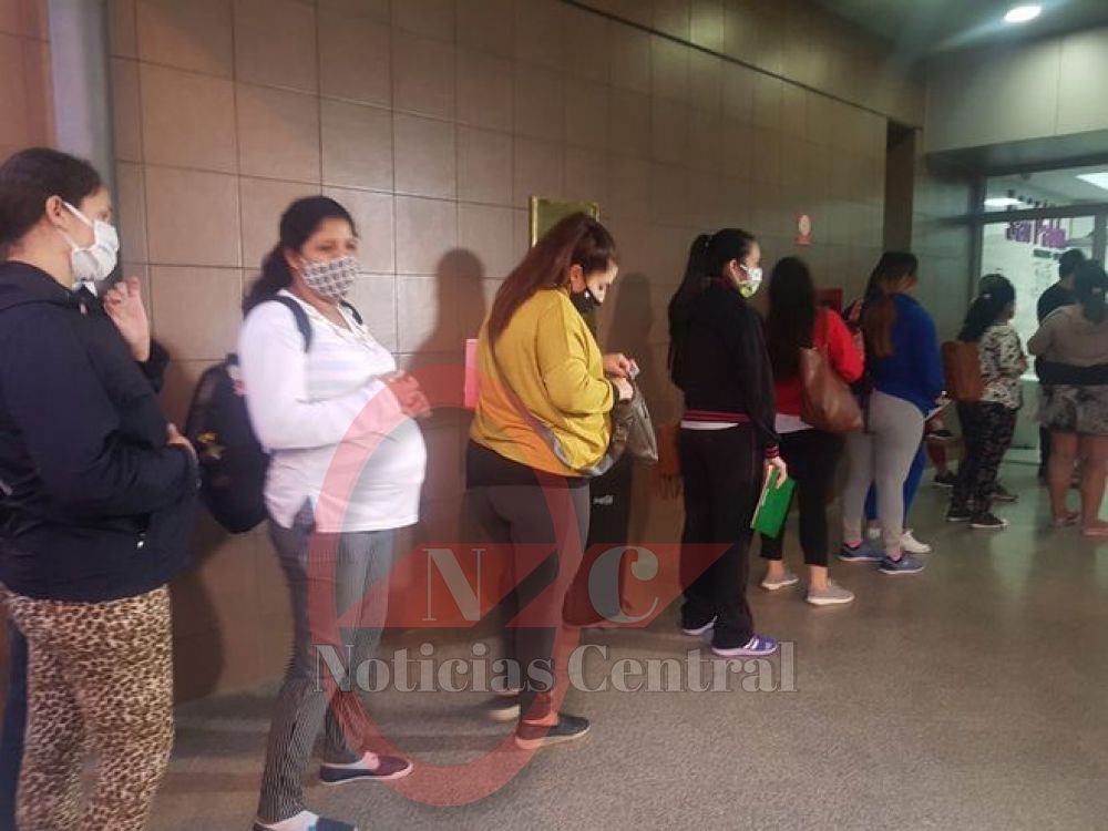 Advierten que embarazadas se ponen en riesgo de contraer covid-19 en “baby shower”