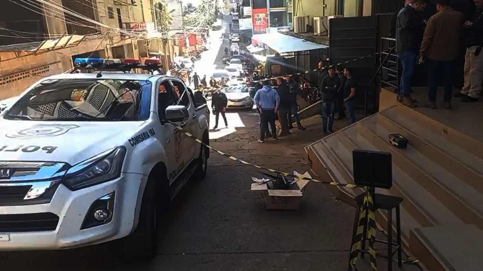 Asaltantes vestidos de policías roban más de G. 200 millones en CDE