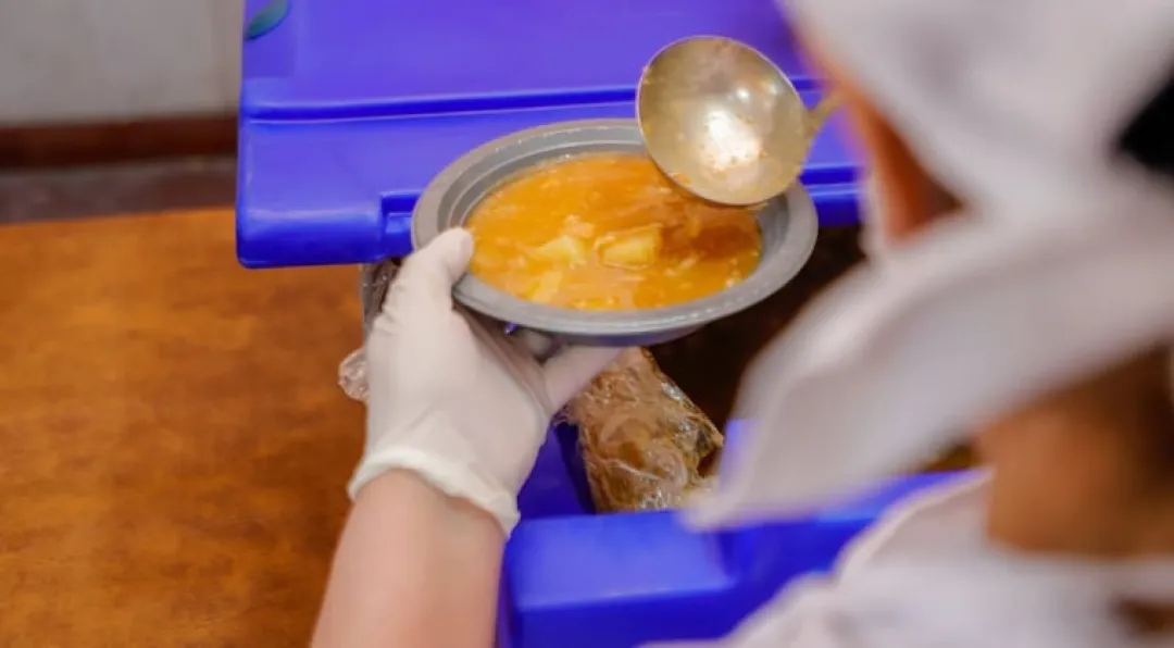 Sacan el “kure caldo” del menú tras rechazo de madres