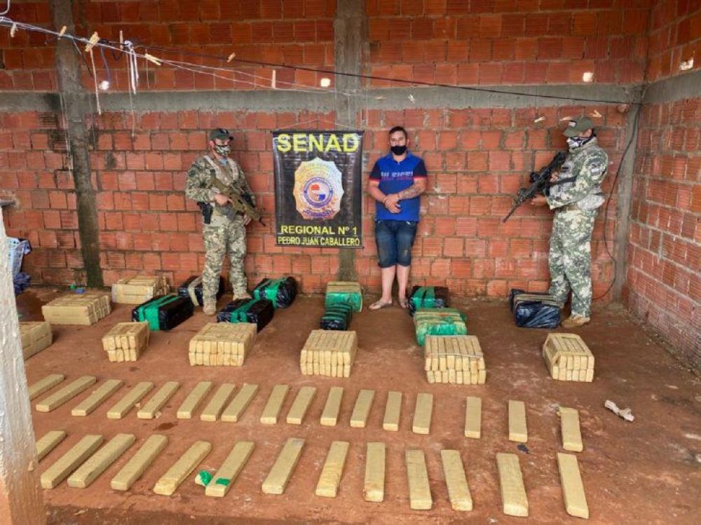 Senad incauta 367 kilos de marihuana prensada en Pedro Juan Caballero