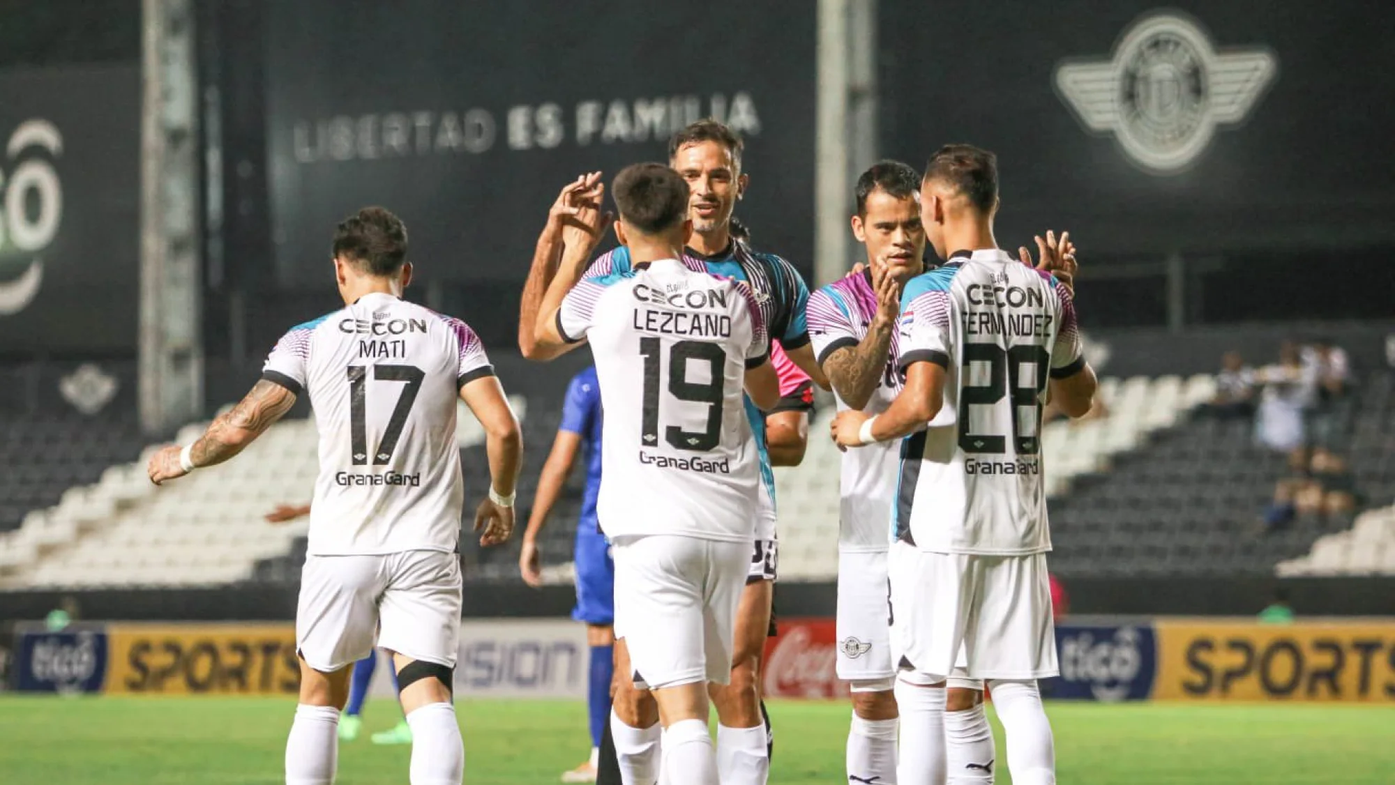 Si gana acaricia el título