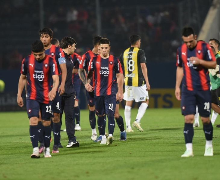 Descontento con el plantel: "Mucho sueldo, poco huevo"