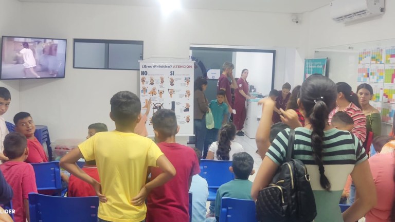 UCP realiza inspección médica gratuita a alumnos de escuela de fútbol en Cerro Corá