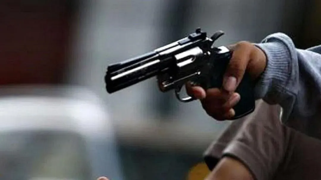 PJC: Asaltantes armados despojan a una mujer de su moto, celular y dinero en la vía pública