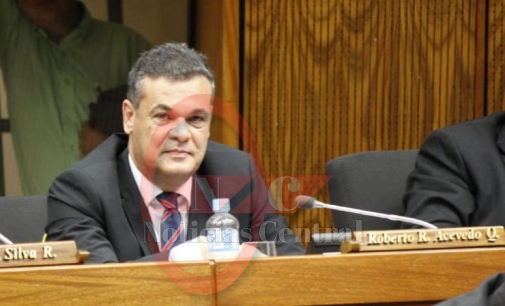 Covid-19: Robert Acevedo está “intubado y delicado”