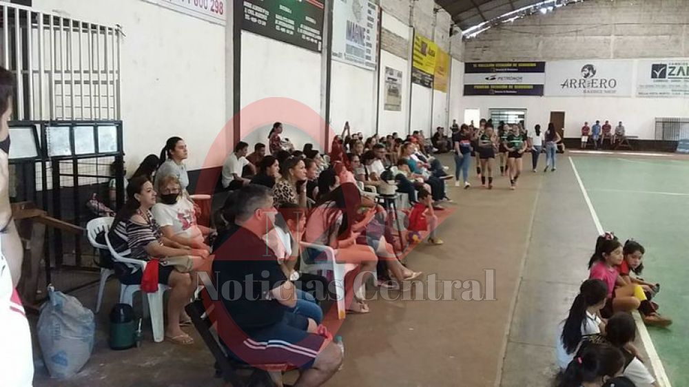 Denuncian aglomeración durante torneo de hándbol en PJC