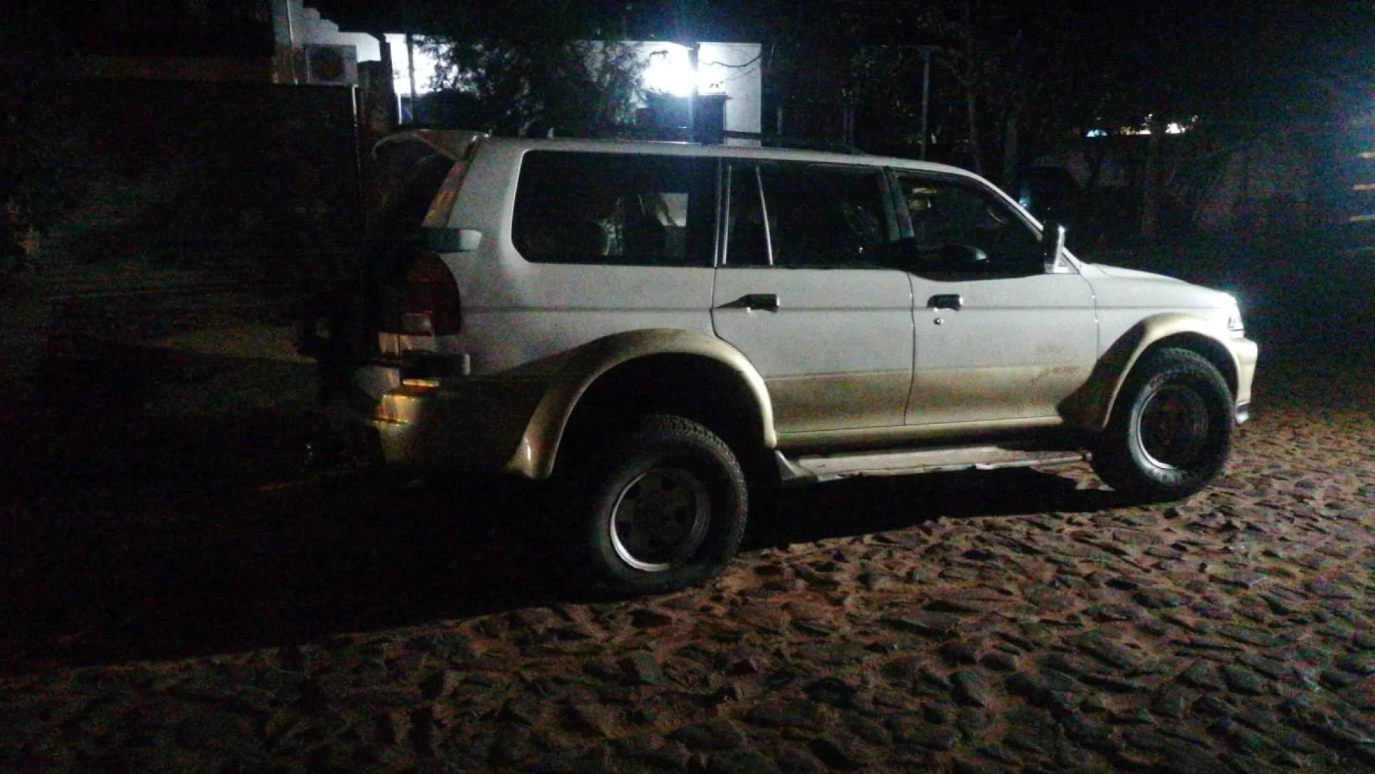 Persecución, tiroteo y detenidos en Ñemby: Policía interceptó una camioneta sospechosa