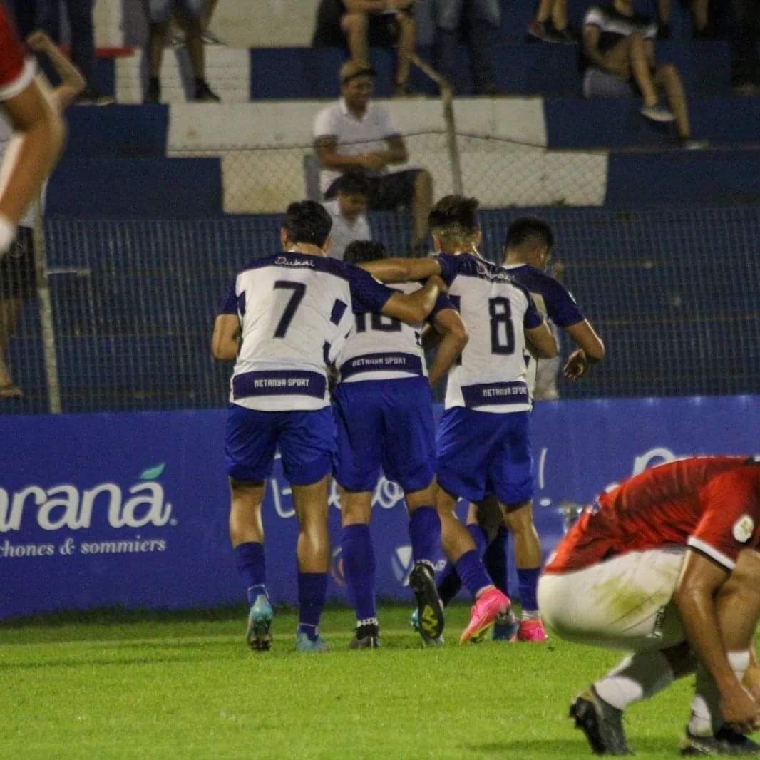2 de Mayo con un jugador a menos en gran parte del partido, derrotó a Santaní