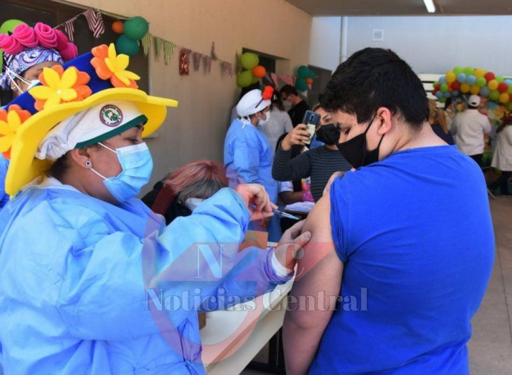 Todos los adolescentes de 16 y 17 años ya se pueden vacunar contra el Covid-19