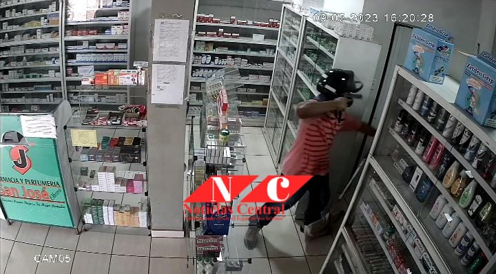 Solitario delincuente asaltó una farmacia 