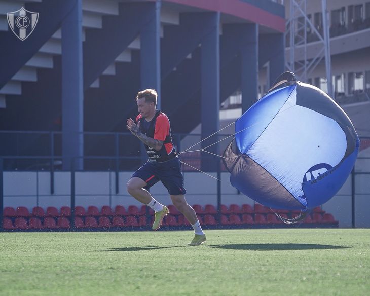 Cerro Porteño inició el año con una cara nueva y regresos