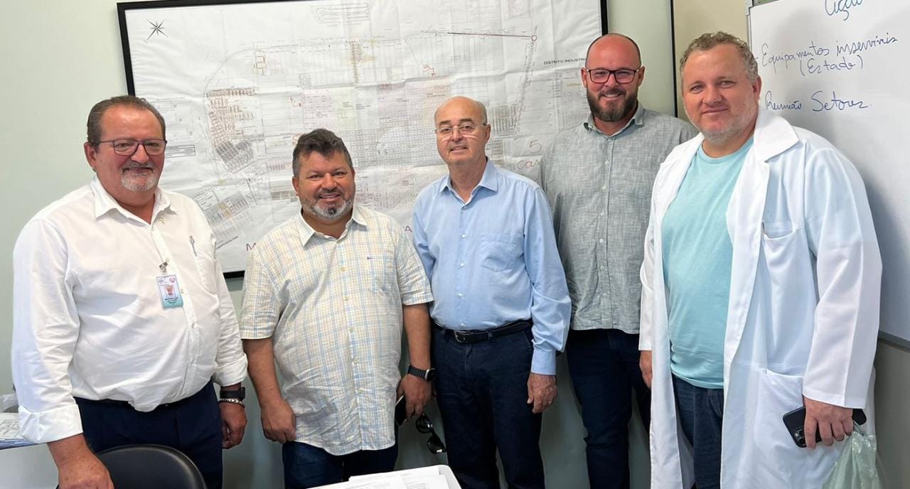 Estudiantes de medicina de la UCP podrán realizar prácticas en hospital brasileño gracias a las gestiones de Carlos Bernardo