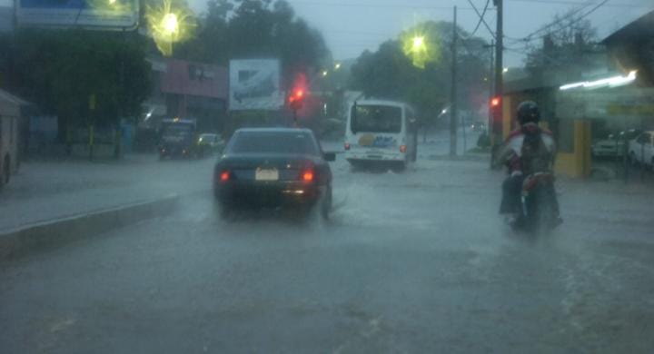 Setiembre iniciaría con tormentas en 15 departamentos este viernes y sábado