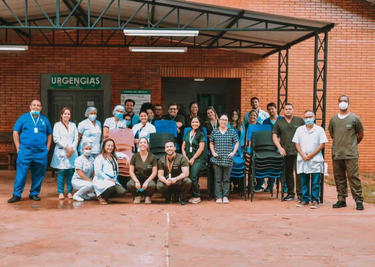 La UCP y la organización Carlos Bernardo donaron sillas al Hospital Regional de Pedro Juan Caballero