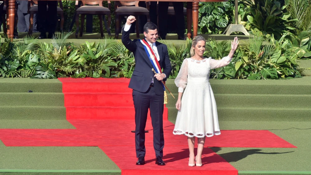 “Sí, juro": Santiago Peña asume la conducción del país por los próximos cinco años