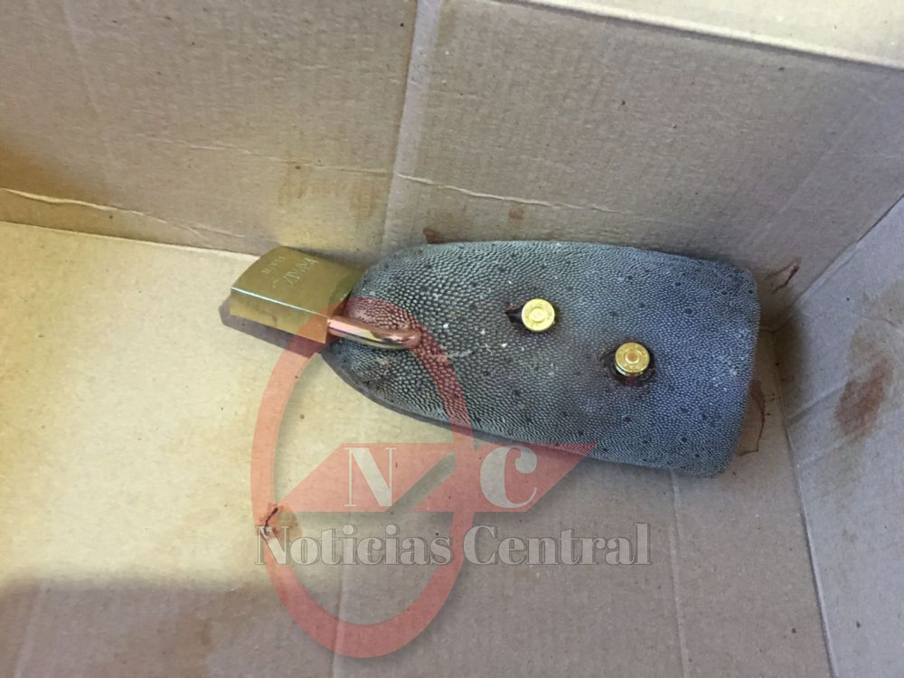 Joven fue amenazada con lengua vacuna, candado y dos balas para que cuide su boca