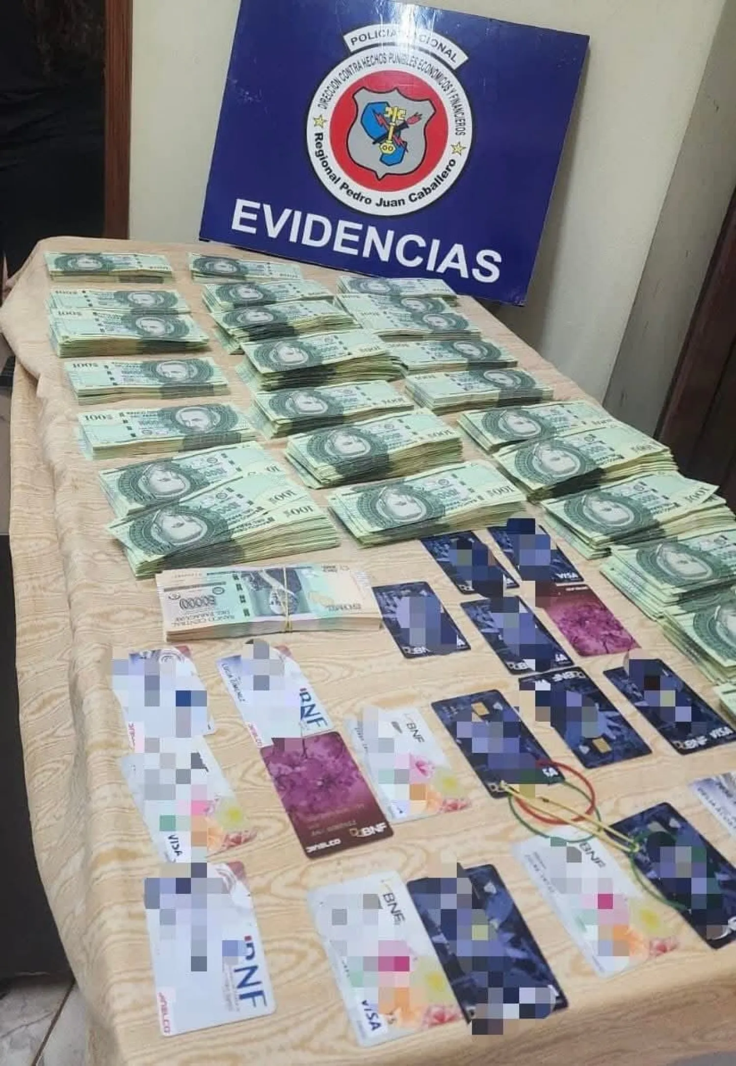 Allanamiento en PJC por presunta usura deja tarjetas, documentos y dinero incautado