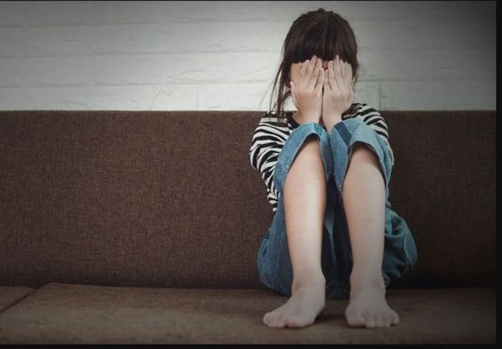 Mujer y su pareja ligaron 20 años de cárcel por abusar y prostituir a una nena