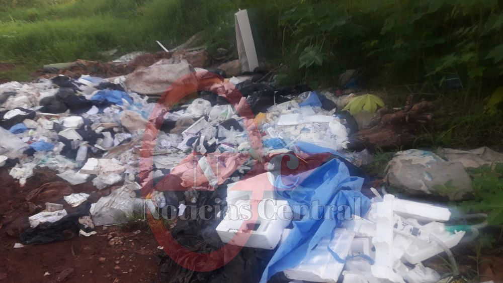 Arrojan desperdicios patológicos a metros de la Terminal de PJC