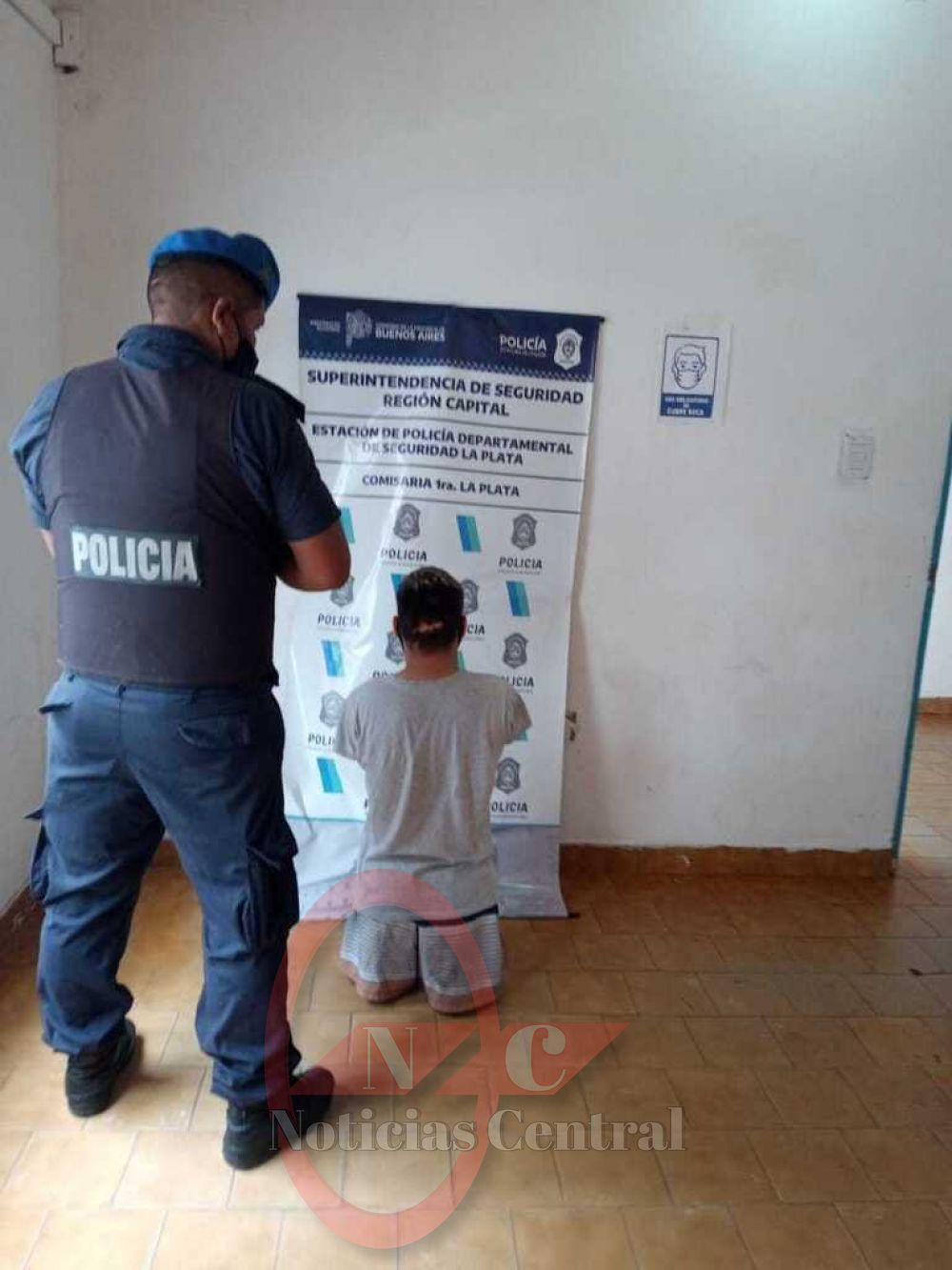 Un ladrón sin brazos ni piernas le quiso arrebatar la cartera a una señora y terminó detenido