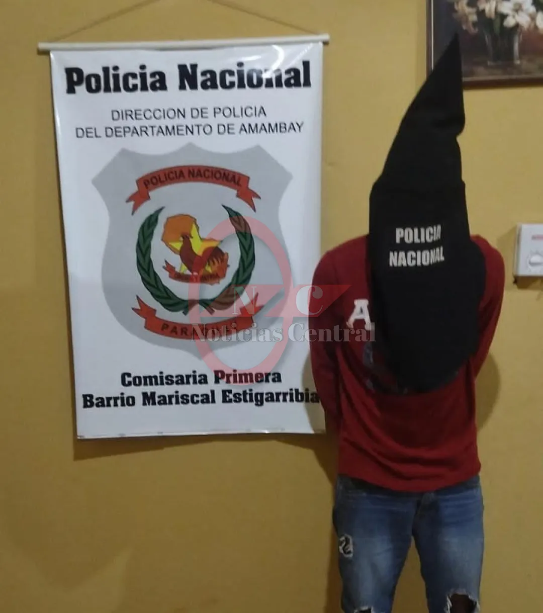 Madre agotada denuncia a su propio hijo: la policía lo detiene en plena vía pública