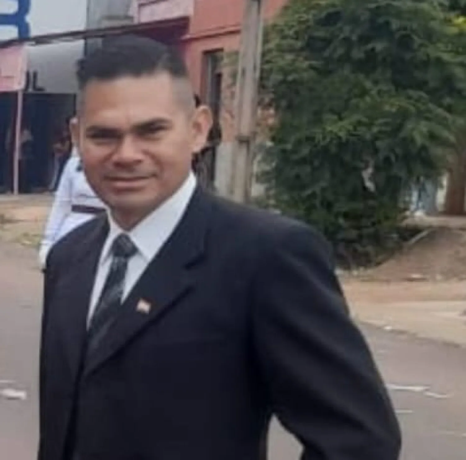 Cuestionan a policía y docente por presunto cobro irregular de salarios en Fortuna Guazú
