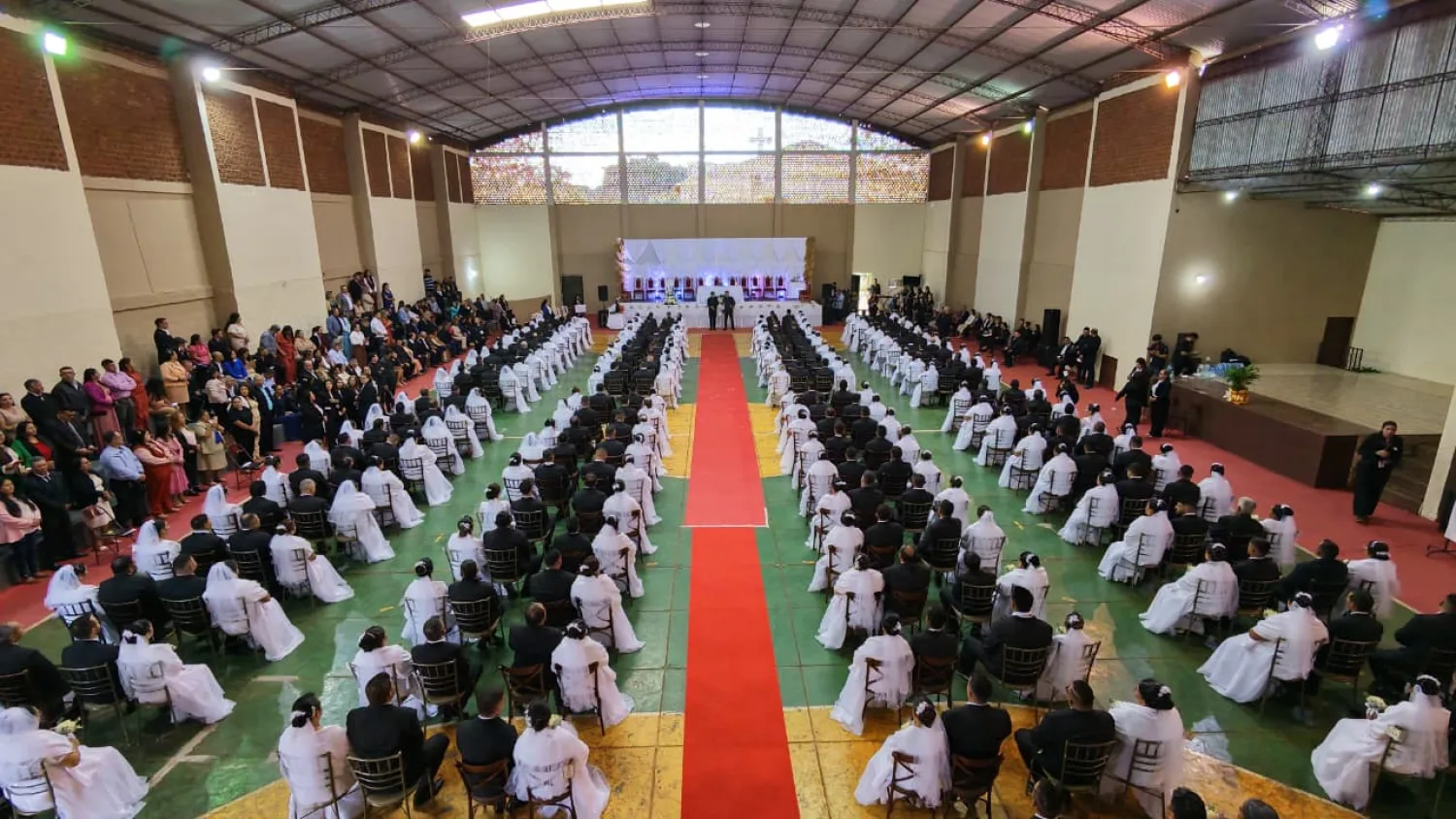 Masivo matrimonio comunitario une a 163 parejas en Pedro Juan Caballero