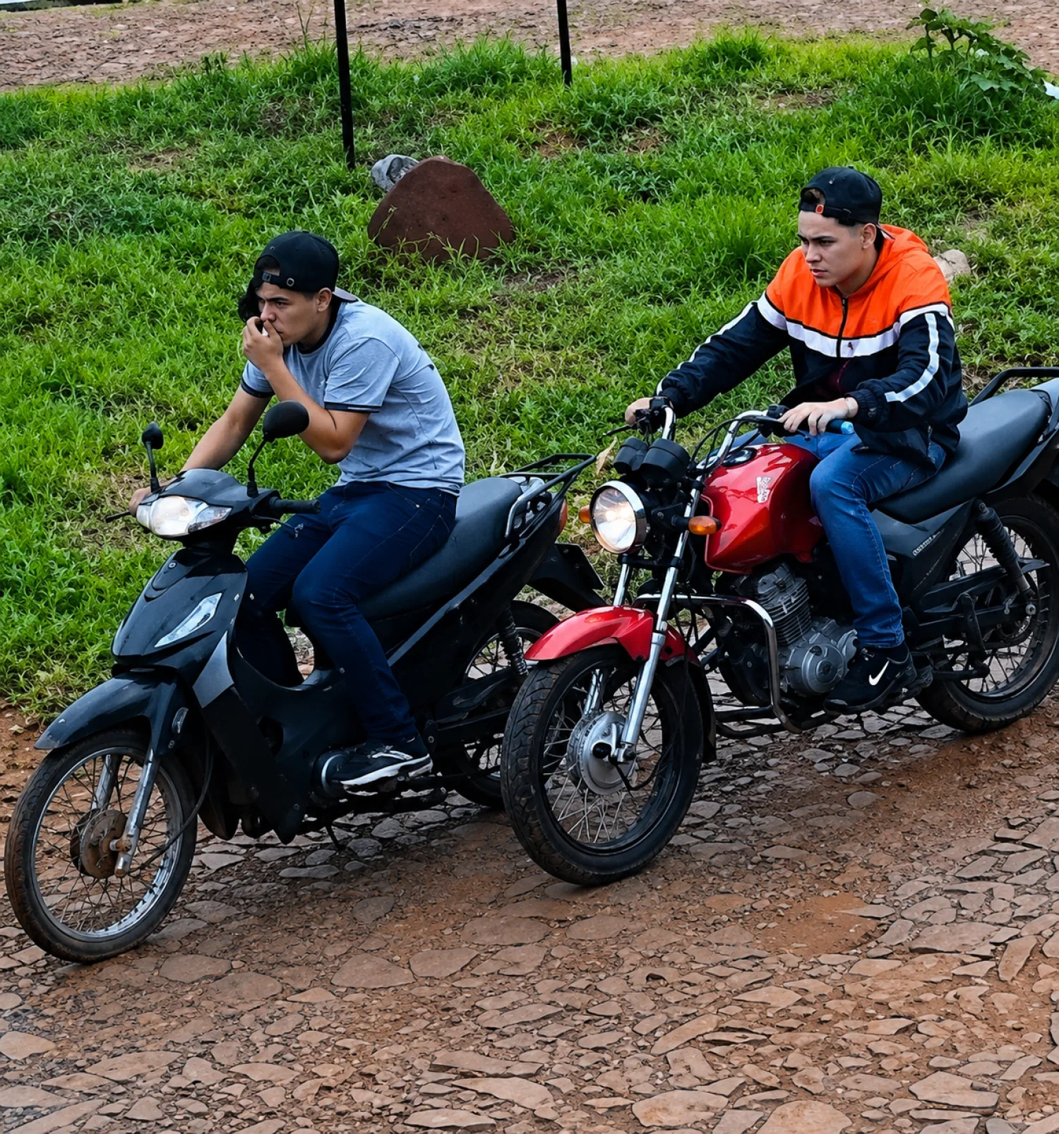 Delincuentes roban motocicleta a un religioso mientras predicaba en Pedro Juan Caballero