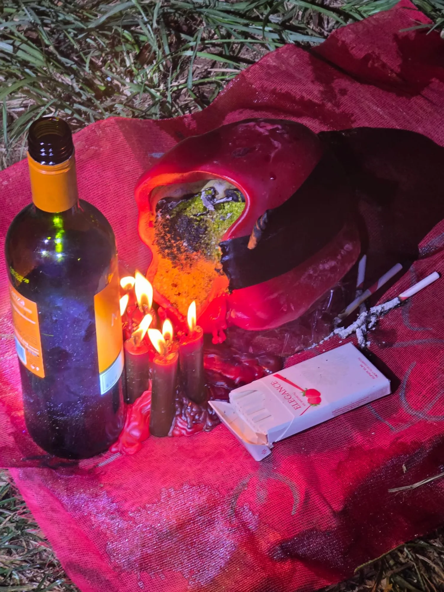 Policía intervino ante hallazgo de ritual de hechicería en la vía pública en Pedro Juan Caballero