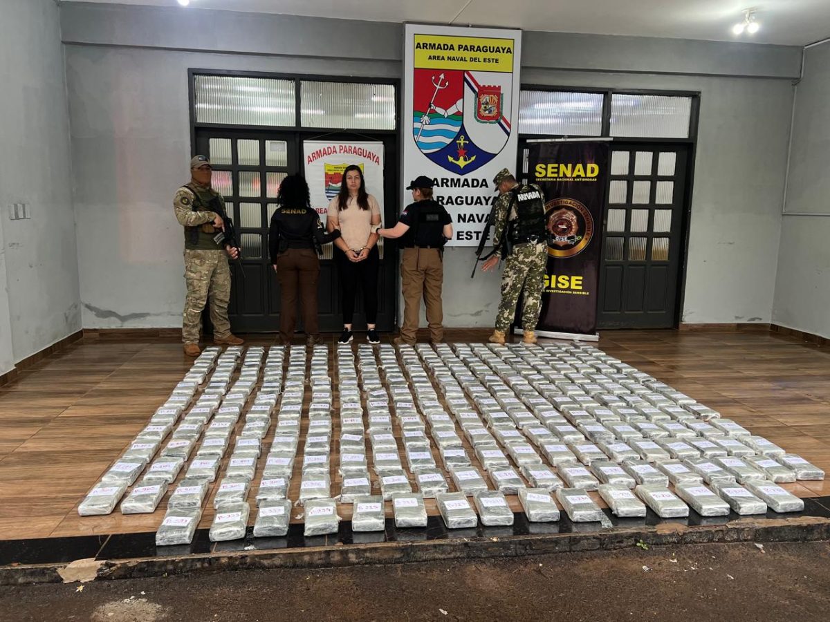 SENAD incauta 261,9 kilos de cocaína valuados en USD 3,9 millones cerca del Puente de la Amistad