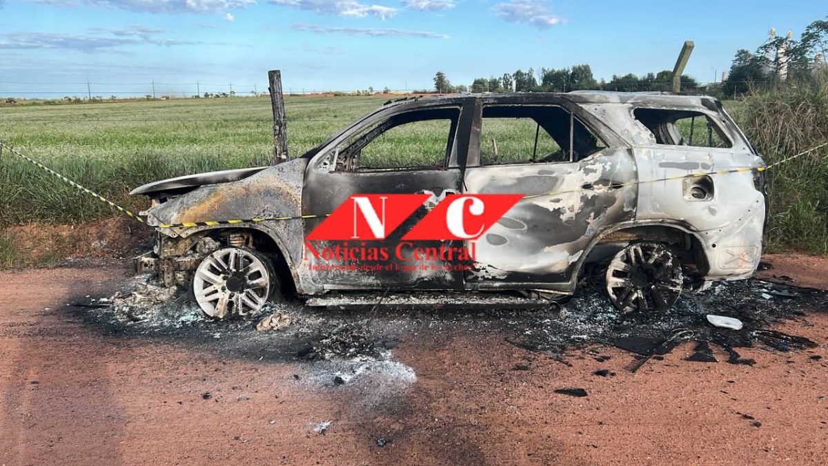 Hallan totalmente incinerada una camioneta que habría sido utilizada en un rapto y homicidio en Pedro Juan Caballero