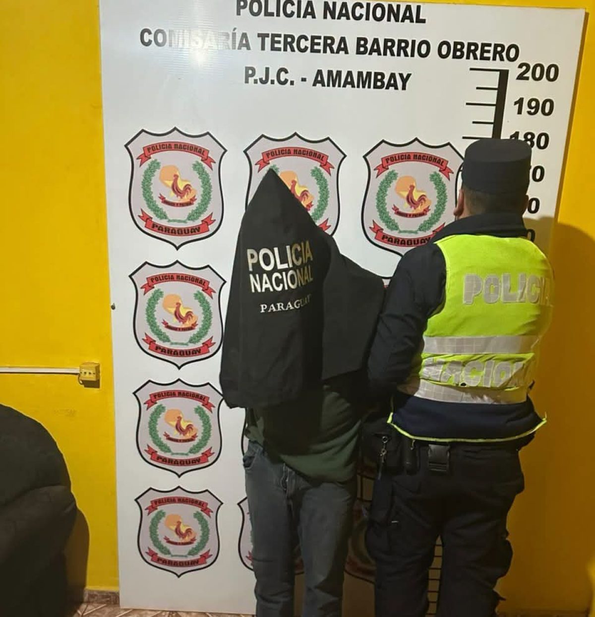 Joven cae de su motocicleta y agrede a policías que intentaron auxiliarlo en Pedro Juan Caballero